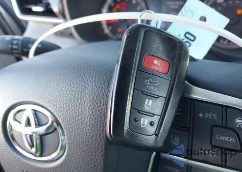 2021 Toyota Highlander Le z USA, uszkodzony, nr VIN 5TDZZRAH0MS050146